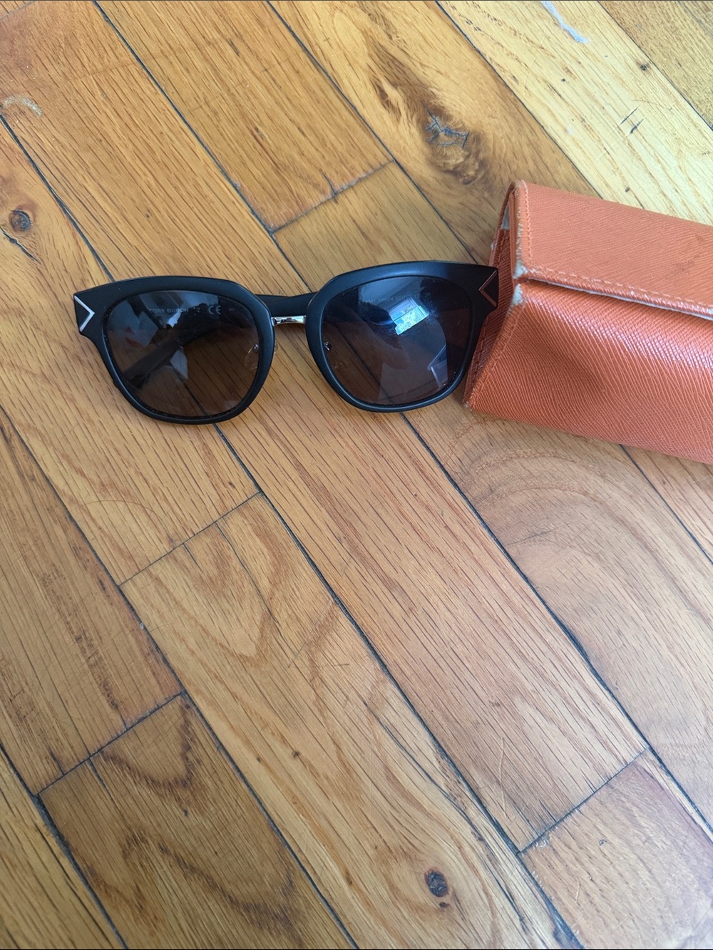 Tory Burch Black Cat-Eye Sunglasses with Orange Case Accent